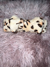 Load image into Gallery viewer, Leopard Print Headband